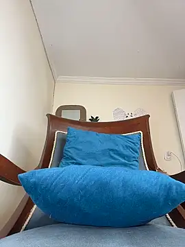 LilaRvsh online show from April 17, 5:16 pm