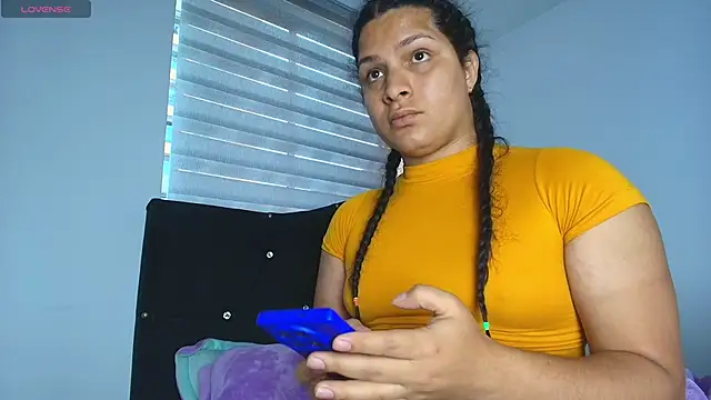 Snapshot of alys_love chatting on February 13, 8:05 pm alys love online show from February 13, 8:05 pm