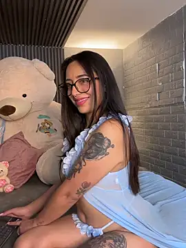 Snapshot of Magic_ivone chatting on February 28, 11:44 am Magic ivone online show from February 28, 11:44 am