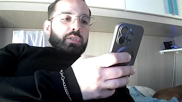 Snapshot of no-name15 chatting on February 22, 3:10 pm no-name15 online show from February 22, 3:10 pm