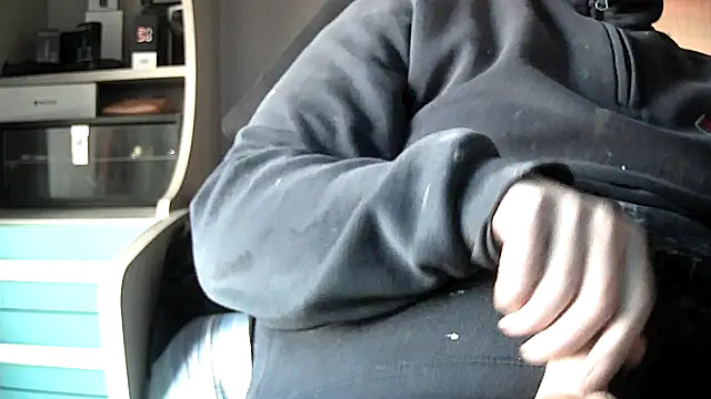 Snapshot of no-name15 chatting on March 25, 5:08 pm no-name15 online show from March 25, 5:08 pm