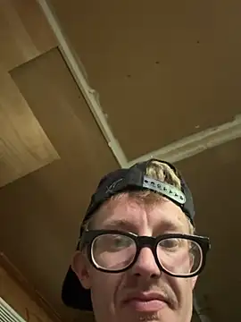 Daddybigdick123123 online show from May 19, 8:31 am