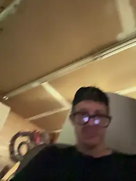 Daddybigdick123123 online show from May 25, 1:00 am