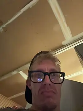 Daddybigdick123123 online show from May 30, 7:05 am