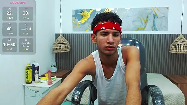 Snapshot of JDWhite18 chatting on February 19, 3:35 am JDWhite18 online show from February 19, 3:35 am