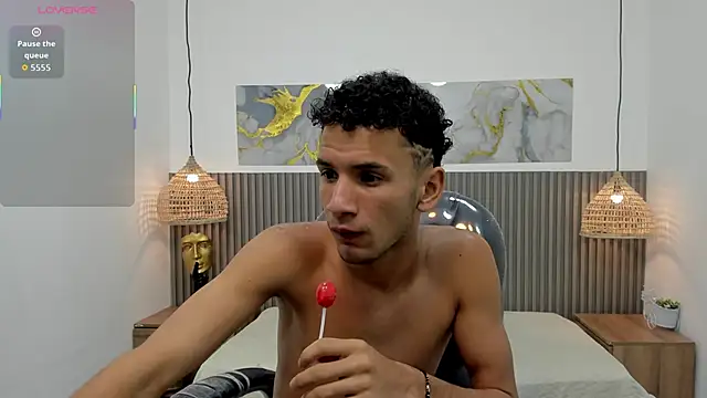 JDWhite18 online show from April 11, 4:06 am