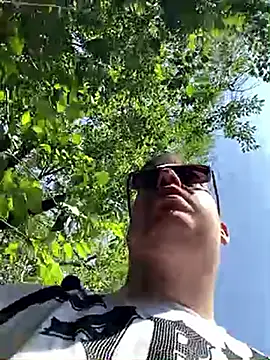 Snapshot of io1Elian chatting on June 22, 9:17 am io1Elian online show from June 22, 9:17 am
