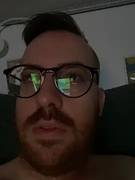 Snapshot of io1Elian chatting on July 4, 11:22 pm io1Elian online show from July 4, 11:22 pm
