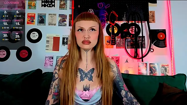 Snapshot of SugarSoot chatting on June 25, 5:34 am SugarSoot online show from June 25, 5:34 am