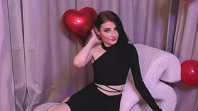 Snapshot of NicoleLuxe chatting on February 17, 4:46 pm NicoleLuxe online show from February 17, 4:46 pm