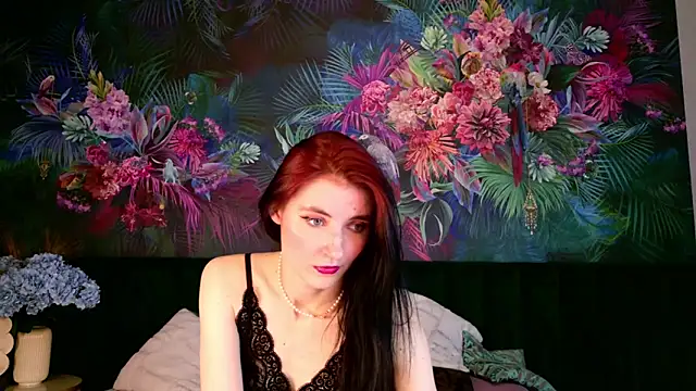 NicoleLuxe online show from May 22, 7:08 pm