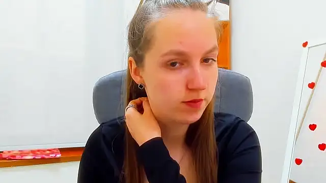 Snapshot of Nessi-Morris chatting on February 19, 7:26 am Nessi-Morris online show from February 19, 7:26 am