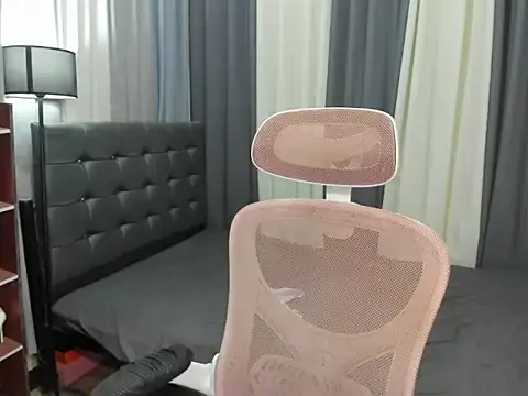 Snapshot of TinyCock_Rein chatting on February 22, 6:35 am TinyCock Rein online show from February 22, 6:35 am