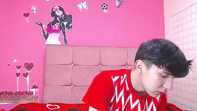 Snapshot of massimoferrera303av chatting on February 10, 6:12 pm massimoferrera303av online show from February 10, 6:12 pm