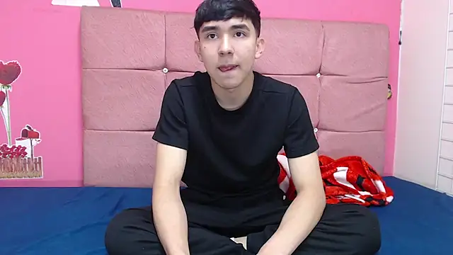 Snapshot of massimoferrera303av chatting on February 16, 6:26 pm massimoferrera303av online show from February 16, 6:26 pm