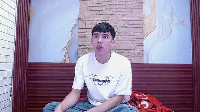 Snapshot of massimoferrera303av chatting on February 23, 1:58 am massimoferrera303av online show from February 23, 1:58 am