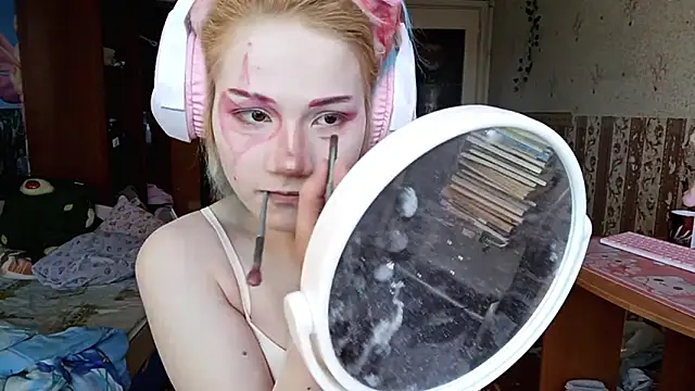 Snapshot of KathernSaulters chatting on February 21, 7:09 am KathernSaulters online show from February 21, 7:09 am