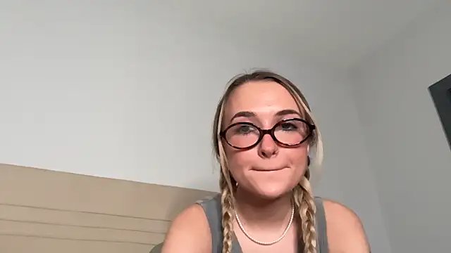 Snapshot of kelseyblu chatting on February 4, 11:42 pm kelseyblu online show from February 4, 11:42 pm