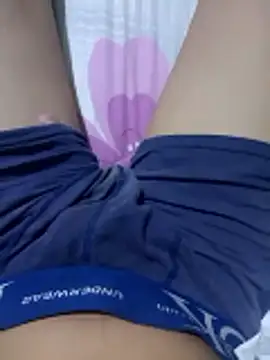 Snapshot of dallm5 chatting on April 6, 7:31 am dallm5 online show from April 6, 7:31 am