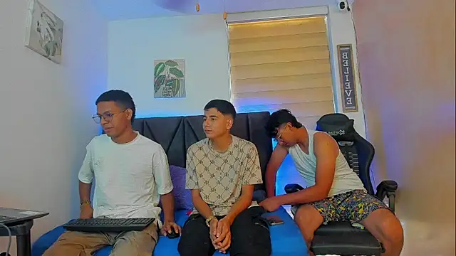 Snapshot of StellayDrake chatting on February 26, 1:32 pm StellayDrake online show from February 26, 1:32 pm