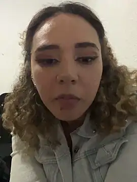 Isabelle Sara online show from February 4, 3:23 am