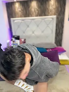 Snapshot of Samu_Hott chatting on February 4, 8:25 pm Samu Hott online show from February 4, 8:25 pm