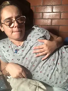 Snapshot of cristalprincess_ chatting on February 4, 5:24 am cristalprincess online show from February 4, 5:24 am