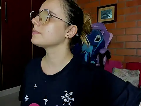 cristalprincess  online show from April 16, 11:29 pm