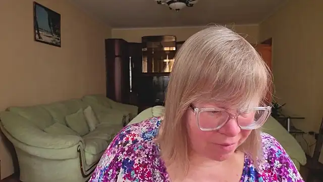 Emma Eclipsee online show from February 9, 7:34 am