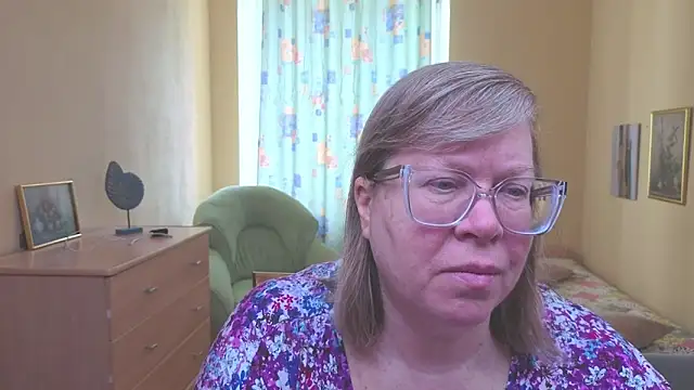 Emma Eclipsee online show from February 10, 7:34 am