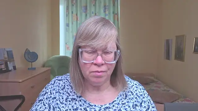 Emma Eclipsee online show from February 16, 7:26 am