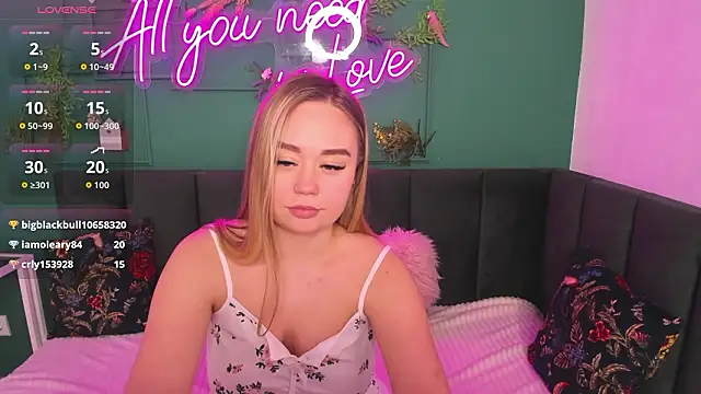 Snapshot of BellaAiry chatting on February 20, 6:26 am BellaAiry online show from February 20, 6:26 am