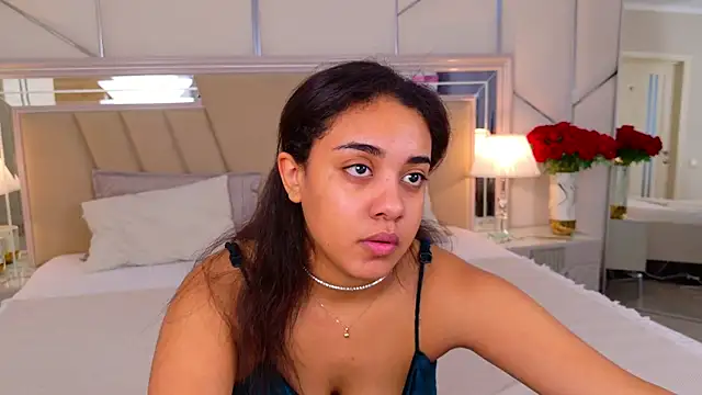 Snapshot of Luna_Cortier chatting on May 1, 5:34 am Luna Cortier online show from May 1, 5:34 am