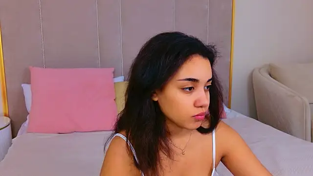 Snapshot of Luna_Cortier chatting on May 17, 5:16 am Luna Cortier online show from May 17, 5:16 am