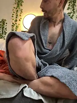 Piratee666 online show from May 7, 6:41 am