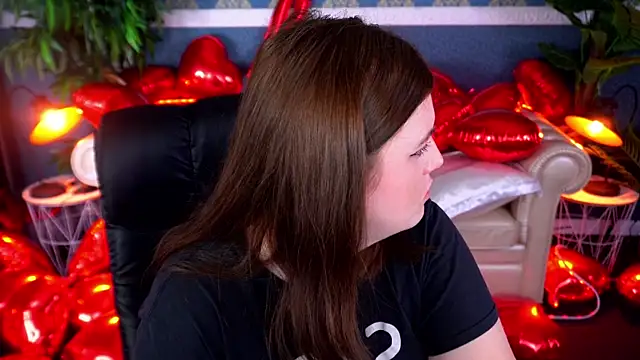 Snapshot of KristiFoxy chatting on February 19, 7:21 pm KristiFoxy online show from February 19, 7:21 pm