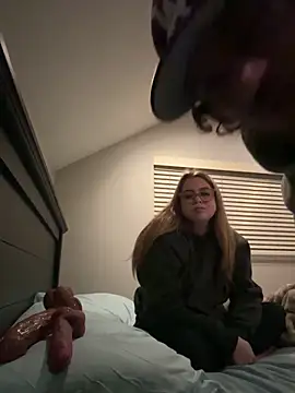 Snapshot of xxlivecouple chatting on February 8, 7:56 am xxlivecouple online show from February 8, 7:56 am