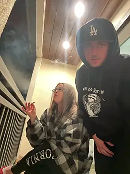 Snapshot of xxlivecouple chatting on February 20, 5:48 am xxlivecouple online show from February 20, 5:48 am