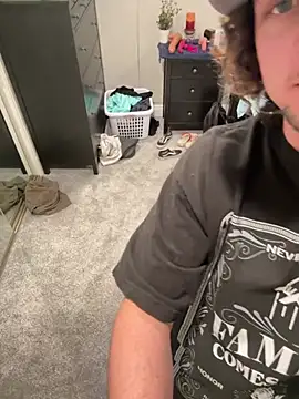 Snapshot of xxlivecouple chatting on March 1, 6:37 am xxlivecouple online show from March 1, 6:37 am