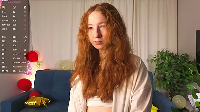 Snapshot of MaraButtrey chatting on February 16, 1:13 am MaraButtrey online show from February 16, 1:13 am