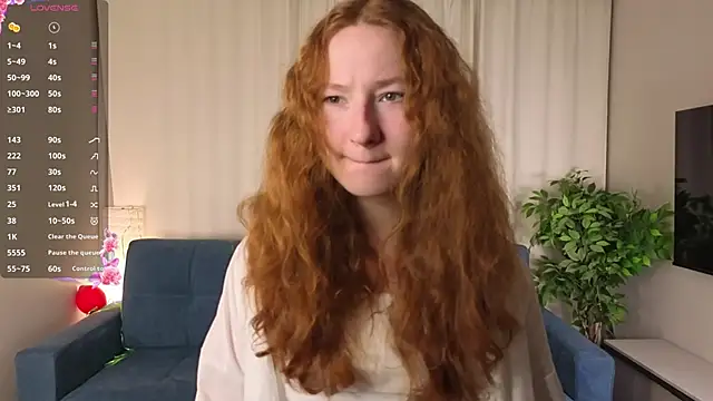 Snapshot of MaraButtrey chatting on February 24, 1:03 am MaraButtrey online show from February 24, 1:03 am