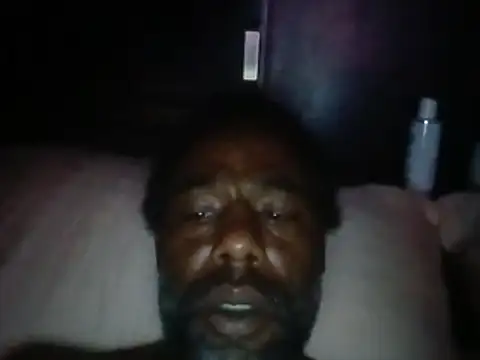 Snapshot of Joecool1009 chatting on May 18, 1:35 am Joecool1009 online show from May 18, 1:35 am