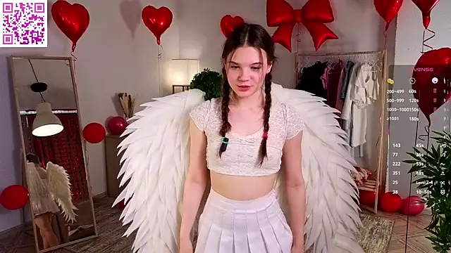 Snapshot of MirthaZien chatting on February 15, 7:51 am MirthaZien online show from February 15, 7:51 am