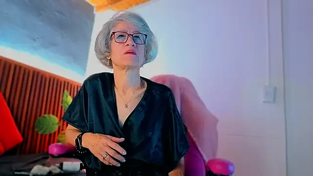 miss monserrate01 online show from February 5, 12:32 pm