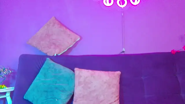 Snapshot of Noah_Greenhartt chatting on February 20, 9:04 pm Noah Greenhartt online show from February 20, 9:04 pm