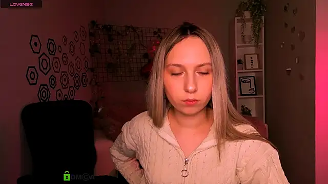 tiffani murr online show from February 25, 8:07 pm