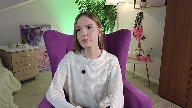 Snapshot of FranciscaGaring chatting on February 4, 9:48 am FranciscaGaring online show from February 4, 9:48 am