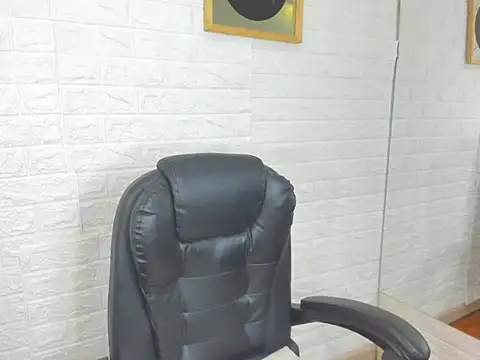 Snapshot of sofierouseS chatting on February 14, 1:19 pm sofierouseS online show from February 14, 1:19 pm