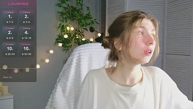 Bubble Chloe online show from April 8, 4:29 pm