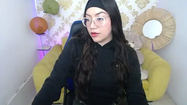 Snapshot of ALISS_M_ chatting on February 16, 8:05 pm ALISS M online show from February 16, 8:05 pm